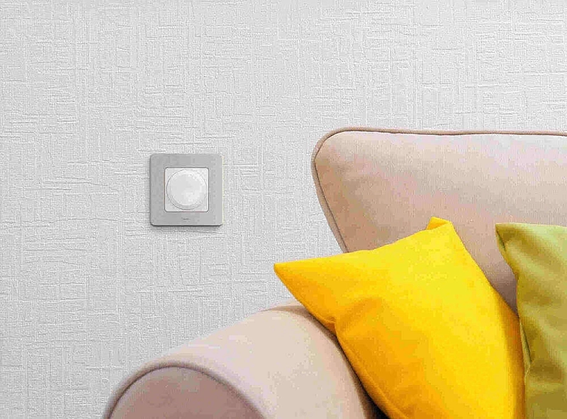 Рамка IEK INSPIRIA 1 пост 84х84х10 мм, материал корпуса - пластик, монтаж - универсальный, цвет - шампань 673938 (замена Legrand 673938)